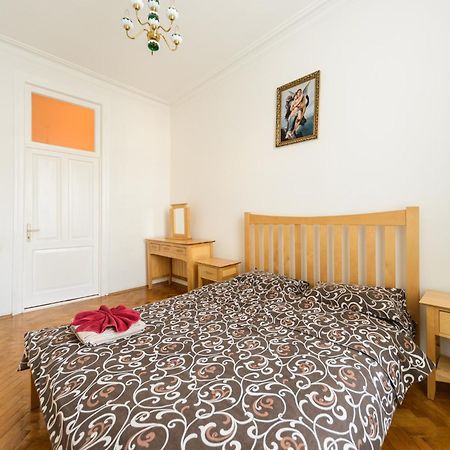 Apartment Near Arena City Kiev Exterior foto